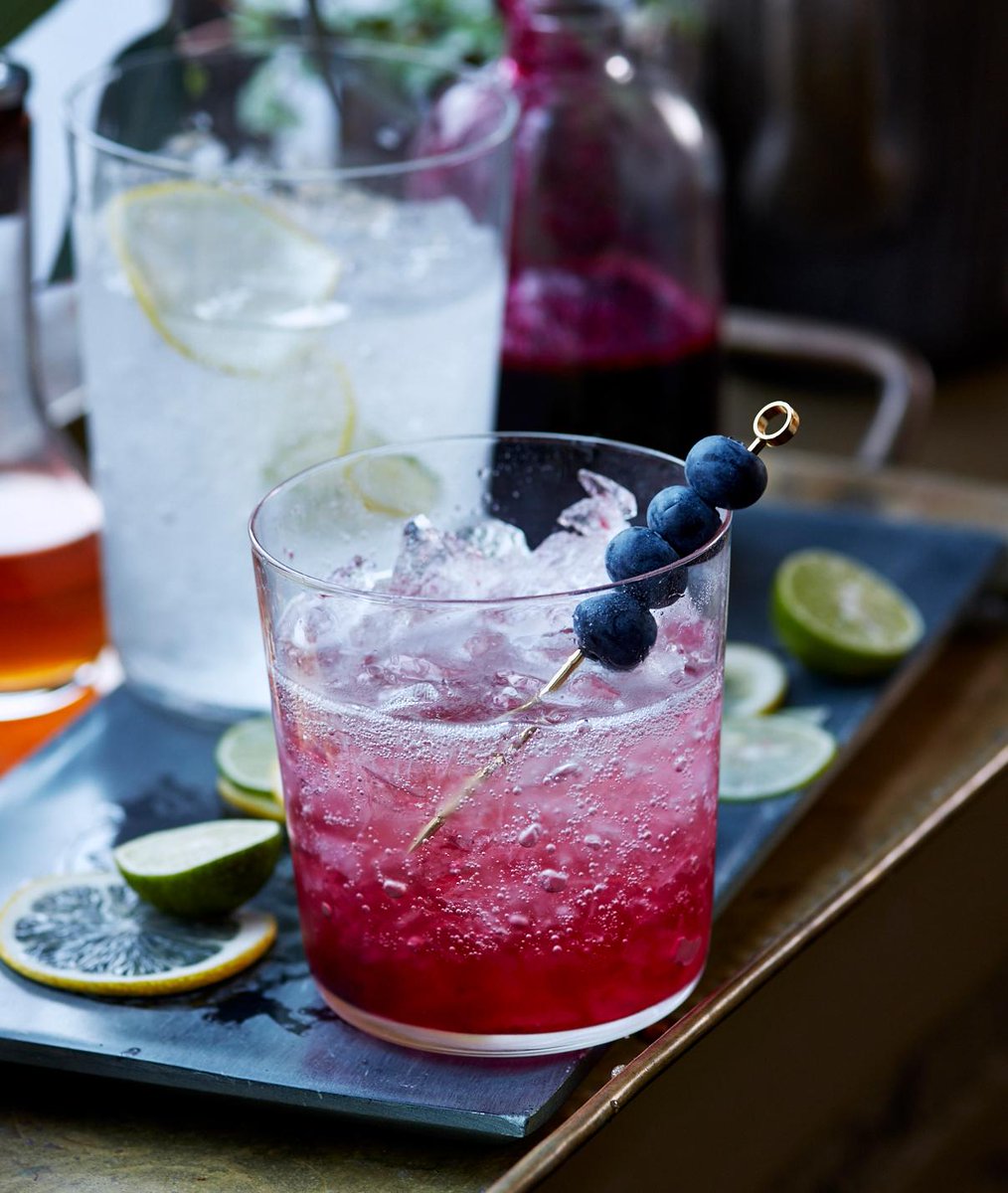 A colorful 5-ingredient drink for your weekend.

Blueberry Spritz: bit.ly/3qWbiM6