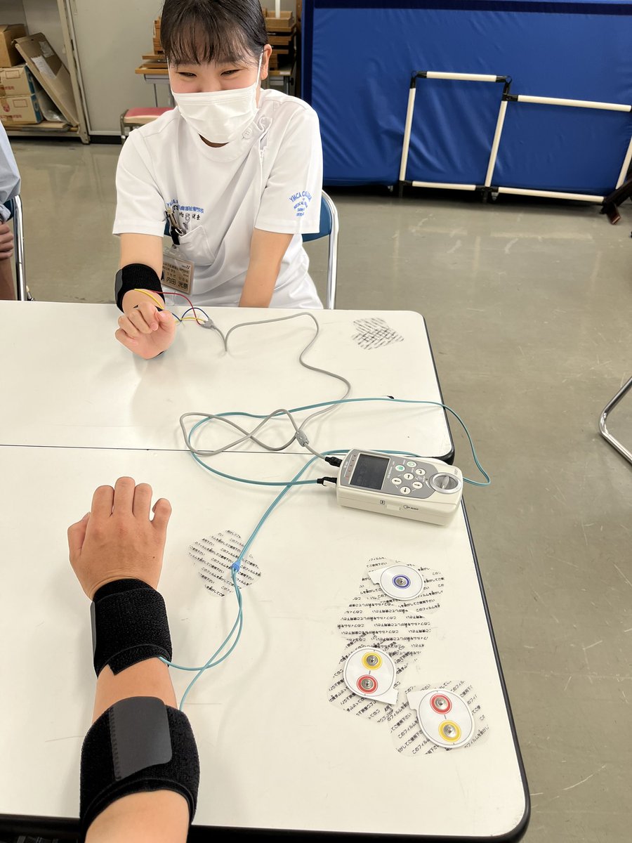 YMCA_yonago_ot's tweet image. 今日はオープンキャンパスでした。今日は少し趣向を変えて参加者には機能訓練推しのIVESの体験をしてもらいました。作業療法の幅の広さが伝わっていたら嬉しいです。
#オープンキャンパス
#IVES
#作業療法