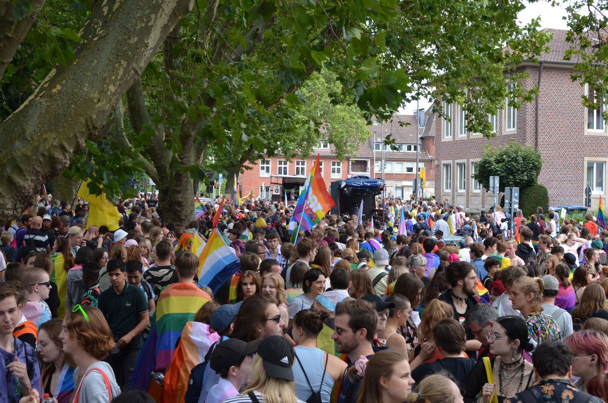 tierbefreiungms's tweet photo. 🏳️‍🌈💖 Heute waren wir auf dem CSD um ein Zeichen für alle LGBTIQ+ Menschen zu setzen! ⚧️⚢⚣💜🩷

💕 🏳️‍🌈🦄✨🏳️‍⚧️

Danke an CSD Münster! 🏳️‍🌈💜

#csd #csddemo #münster #csdmünster #csdmuenster #gaypride #lbtiq #lgbt #diversity #queer #happypride #csd2023 #csddeutschland #makelovenotwar https://t.co/7GCQjhYA23