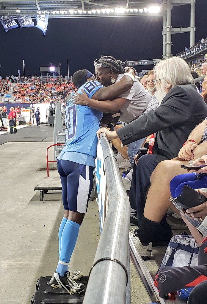 Dave Smith (@daveonarrival) on Twitter photo Seeing <a href="/SincerelyTDF/">DaVaris Daniels</a> make THAT TD catch was awesome. But this hand-off was the real highlight. πππ£πΏββοΈπππππ
#CFL
#Argos
#PullTogether Seeing <a href="/SincerelyTDF/">DaVaris Daniels</a> make THAT TD catch was awesome. But this hand-off was the real highlight. πππ£πΏββοΈπππππ
#CFL
#Argos
#PullTogether