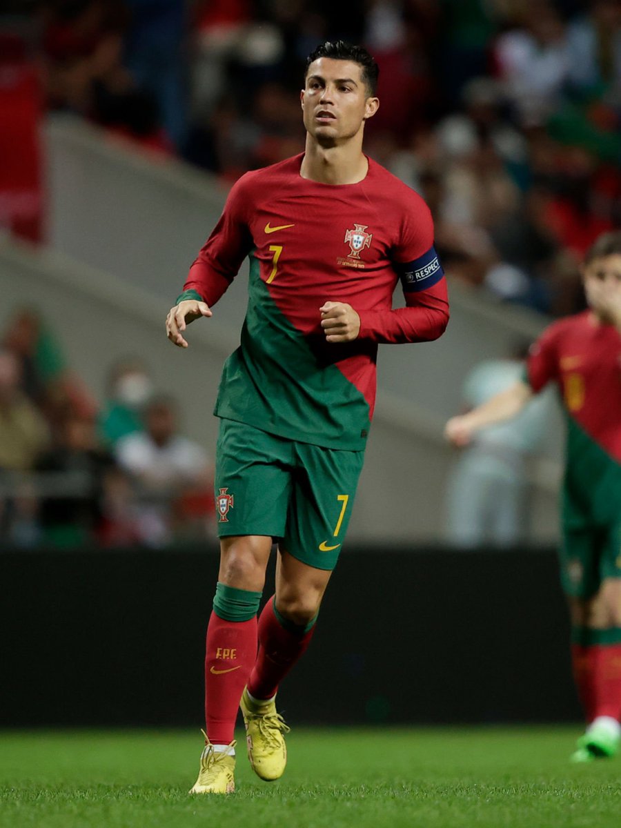 ShuffleFC's tweet photo. Portugal are the ONLY European team to qualify for the knockout stage of the Euros in every single edition in the 21st century.

Cristiano Ronaldo effect. 🐐🇵🇹

https://t.co/rszEadHBy9