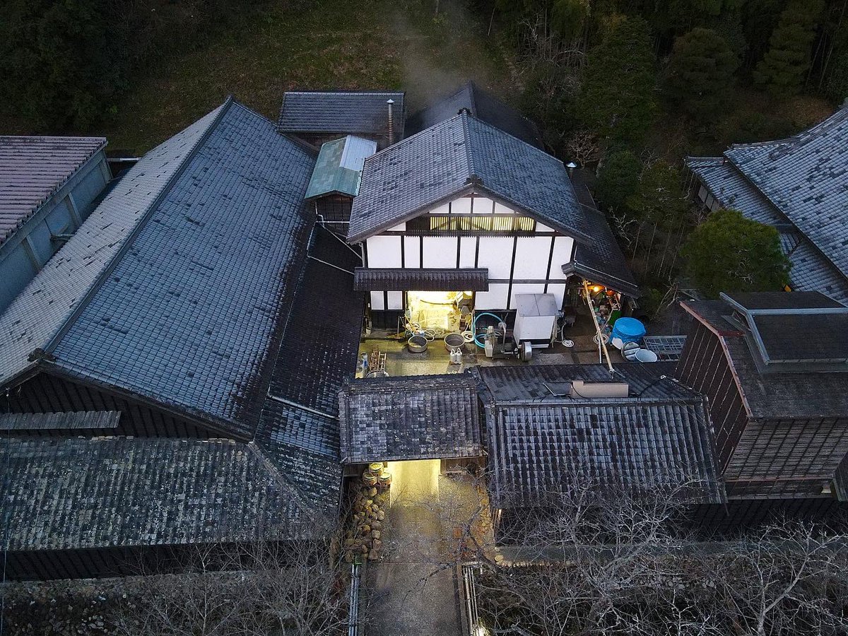 SakeToday's tweet photo. More angles of the beautiful brewery of Doi Shuzo, makers of Kaiun and Takatenjin sake in Shizuoka. We featured Doi Shuzo in Sake Today 33. https://t.co/0DzZeywWsB https://t.co/Y2CB54FUbH