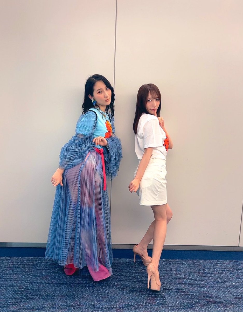上田と女が吠える夜
いつも緊張して声小さなるけど
女子校みたいで本当に大好きなの…
女子校は経験した事ないけど🏫笑

いつも優しい声を掛けてくれて
愛猫ミアの事まで気にかけてくれる
ウイカさん👼🏻💓

久々の朝日奈央ちゃん👼🏻
一緒になれて嬉し過ぎた💓

初めましてだけど
先生みたいに褒めてくれて涙
優しく接してくれた矢口真里さん👼🏻💓

そして久々の
丸山桂里奈さんから頂いた差し入れ👼🏻
詩人過ぎる大好き…💓
#24時間テレビ 
#上田と女が朝まで吠える夜
#上田と女が吠える夜
#ファーストサマーウイカ さん
#朝日奈央 しゃん
#矢口真里 さん
#丸山桂里奈 さん