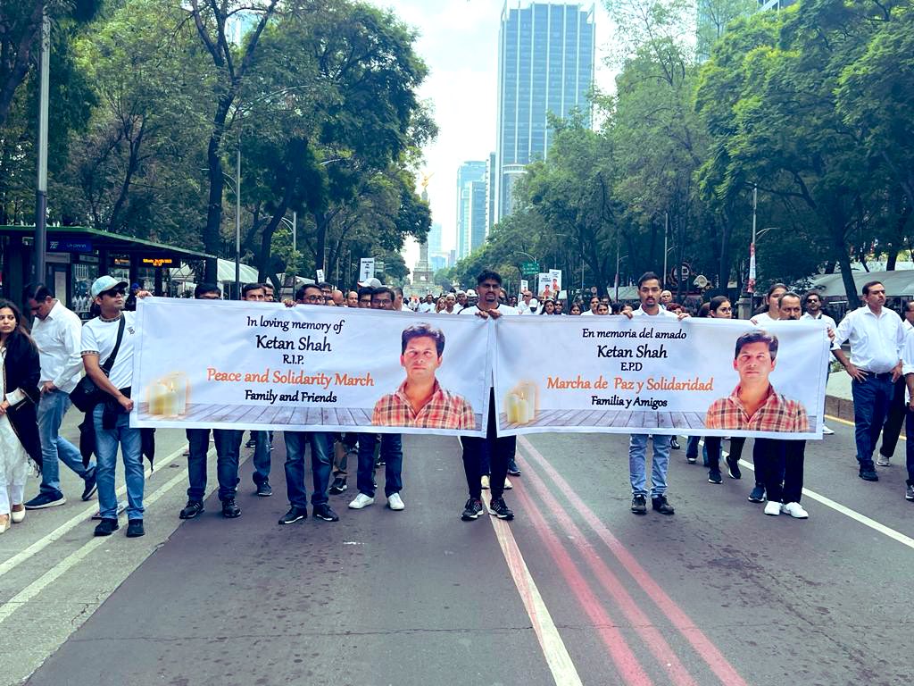 India in México tweet media