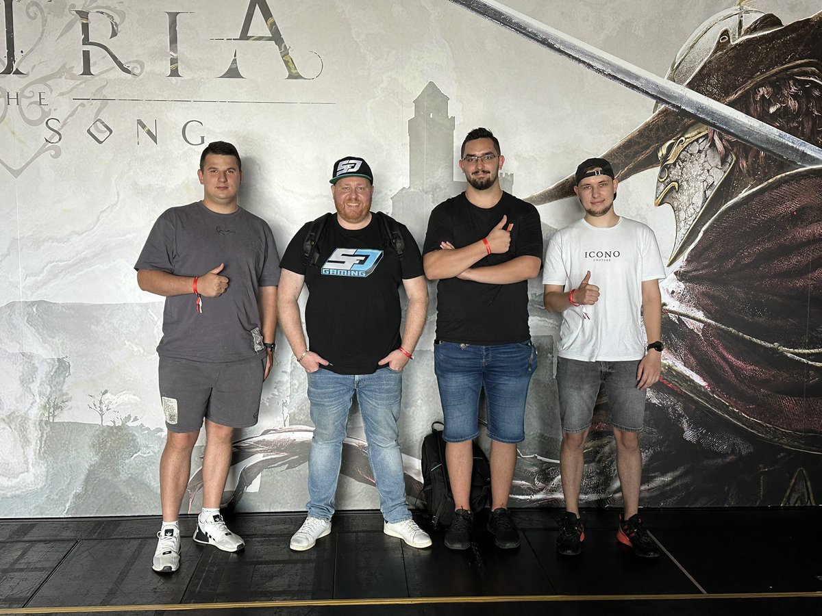 War aufjedefall ein spanender Tag mit guten neuen Freundschaften. Cool das ich euch kennenlernen durfte <a href="/ChrisK039/">C K</a> <a href="/Shizzo82/">Shizzo</a> @yProximaNOVA gerne wieder 🙏🏻🍀🏆

#gamescom2023 <a href="/SFDGaming/">SFD-Gaming</a> 🙏🏻🏆