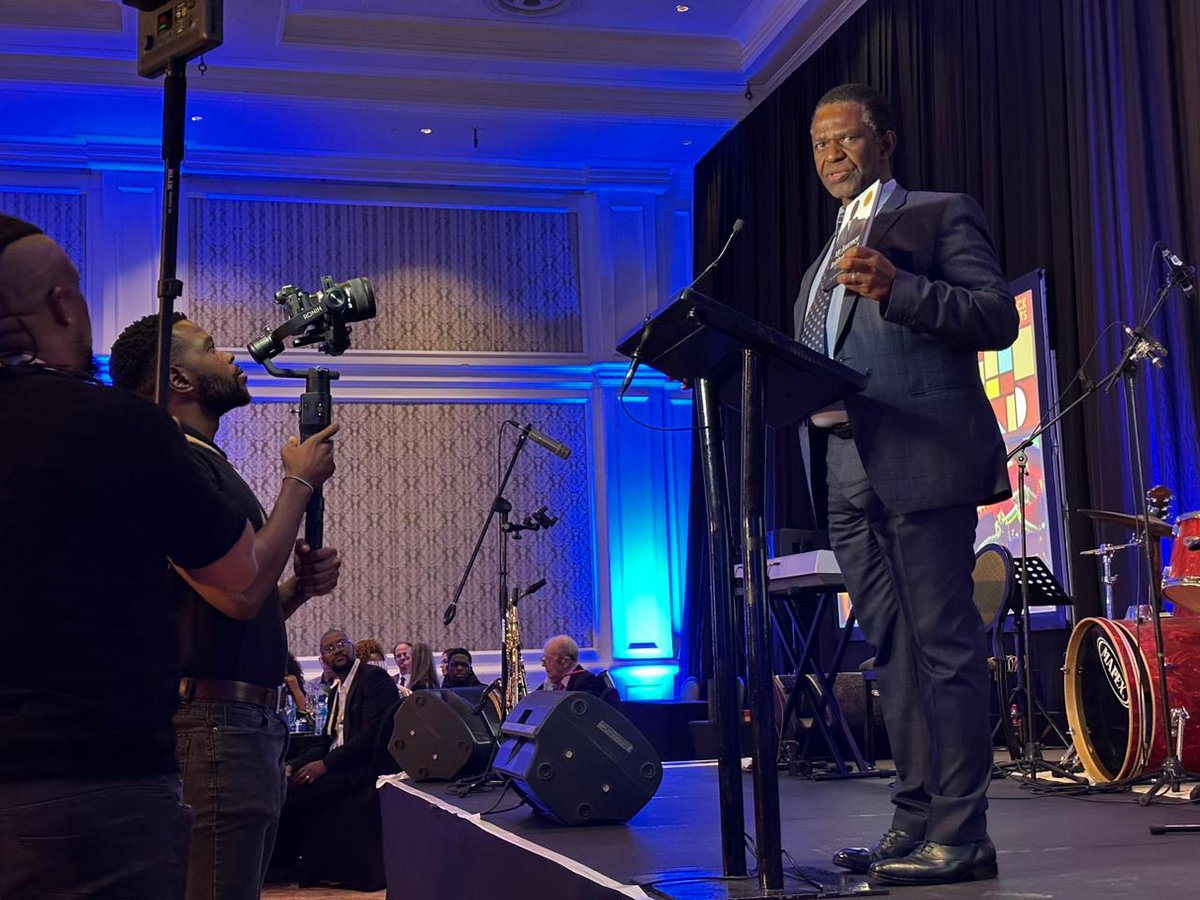 GaopalelweBigG's tweet photo. #20THBIENNIALSASNMCongress Deputy Minister Dr Dhlomo of @HealthZA delivered his remarks during the corporate hospitality event sponsored by @NRadioisotopes @necsa_Ltd @DMRE_ZA by sharing @BRICSza declaration on Nuclear Medicine, the President of SASNM presented awards to all. https://t.co/CUFgkUN2dV