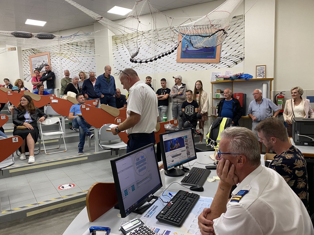 Mocht vandaag samen met Jan, Jan en Roel jureren bij het Urker kampioenschap paling roken. Jan Post werd nummer 1. De opbrengst van de veiling (€ 2800,-) ging naar <a href="/zoekactieurk/">CPV</a> (cpv) voor een nieuwe aanhangwagen.