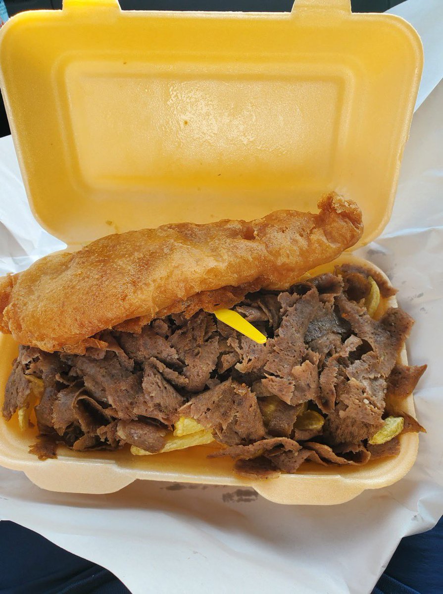 WHATSFORDlNNER's tweet photo. Fish, Doner Meat and Chips https://t.co/ZNG9zTWt0x