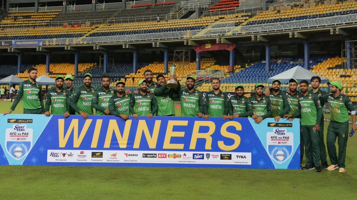 Sunsetstar29's tweet photo. No 1 ODI Batsman ‘s No 1 ODI Team!
Alhumdulilah for everything
Alhumdulilah for having This Team specially Captain @babarazam258
Ma Sha Allah! Evil Eyes Off 🥹🇵🇰
#No1Team #ICCRankings https://t.co/RDT4eM6EkA