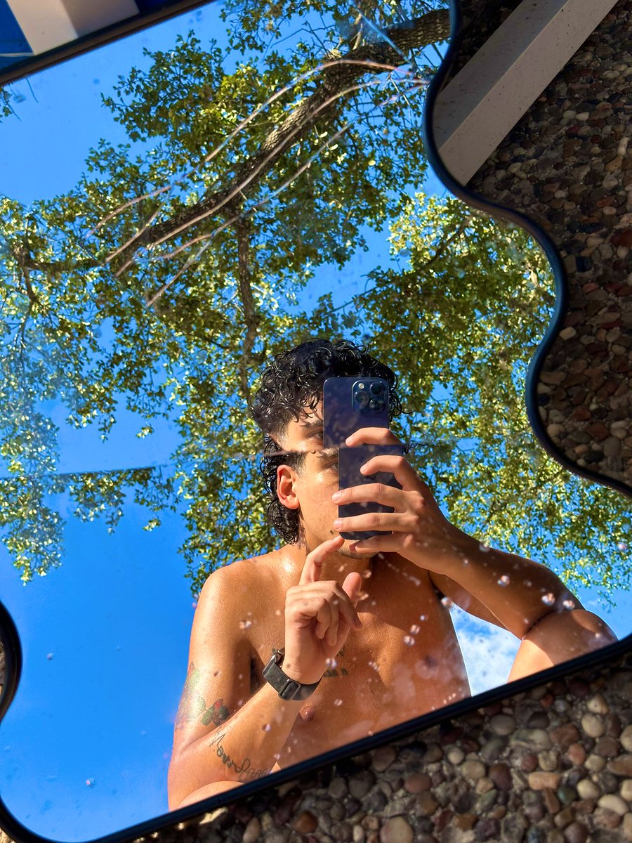 DuxFoote's tweet photo. Haven’t posted on twitter in a while so here’s a little photo dump feat. Luke 🤘🏽 https://t.co/GdmkuYj5wL