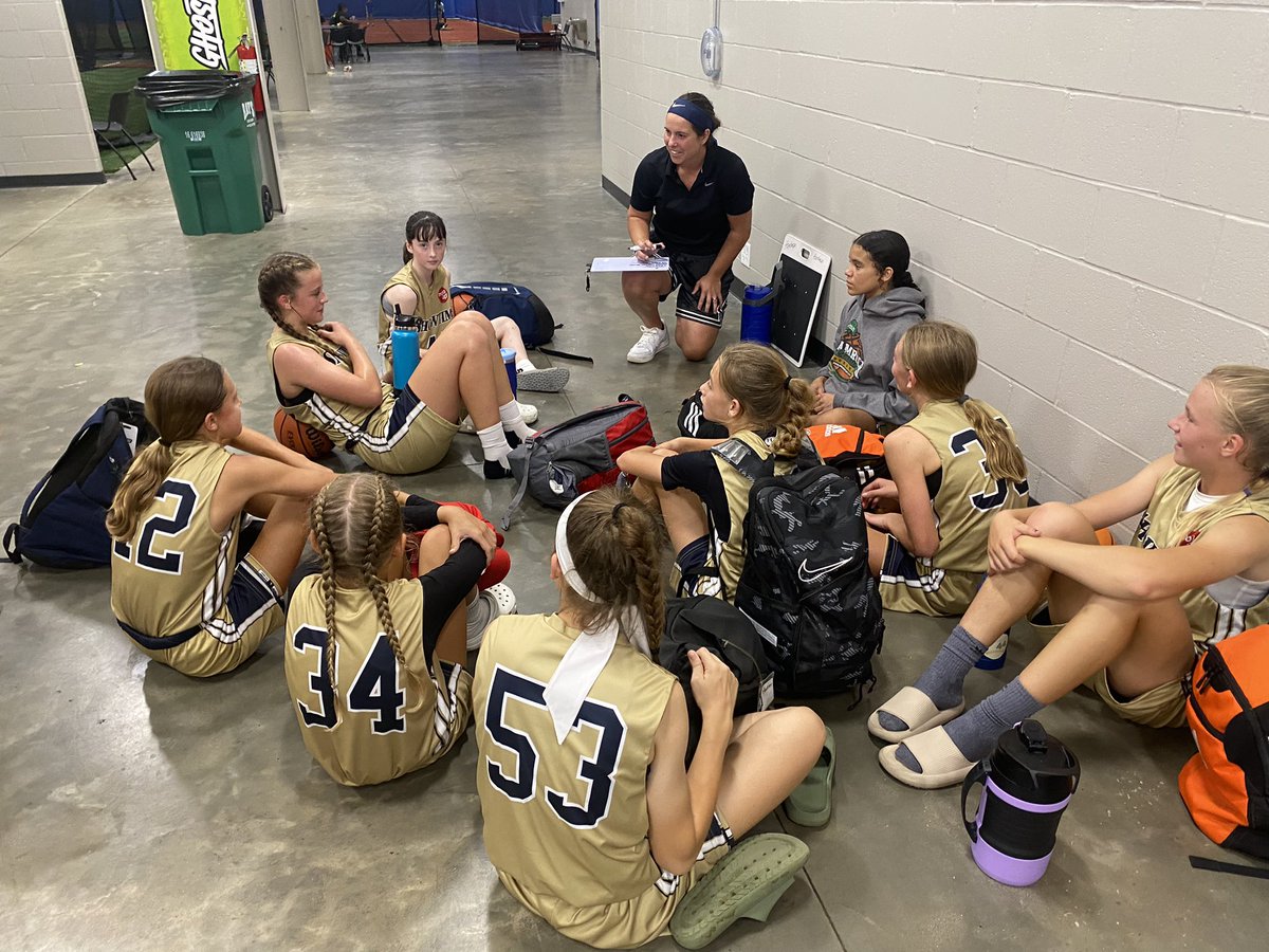 CompeteTraining's tweet photo. @courtneymosesdelks back on the sideline‼️ Excited for fall league season with CTA @ShowtimeBBMSC 🤩
-
#compete #wetraininabarn #mindset #mindsetcoach #girlsbasketball https://t.co/xF0ziExOru