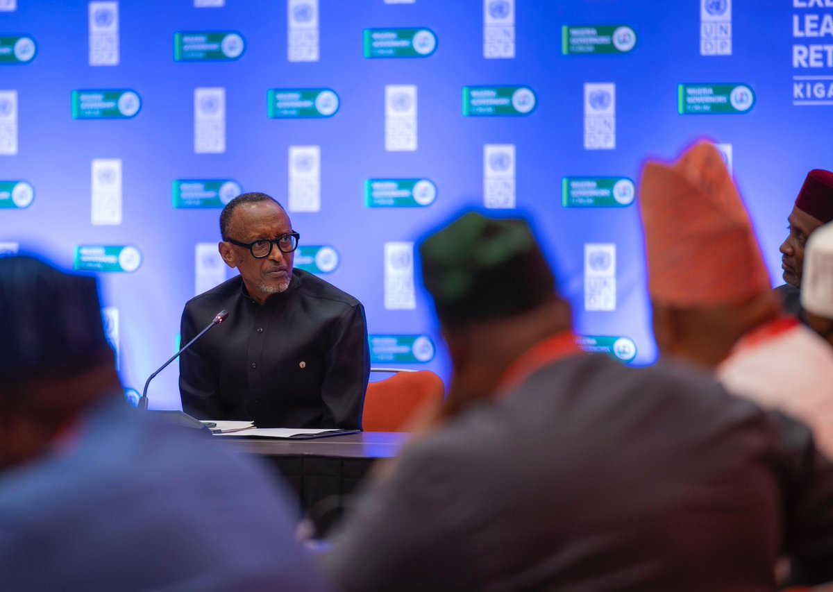 UrugwiroVillage's tweet photo. This evening at the Kigali Convention Centre, President Kagame attended the Nigerian Governors’ Executive Leadership Retreat, organized by the Nigerian Governors Forum (NGF) and @UNDP. President Kagame delivered remarks and participated in an interactive session on “Leadership in Shaping the Future of Pan-Africanism and Integration in a Changing World.”

The retreat, which convened 19 Nigerian State Governors for 3 days in Kigali, focused on digital and socio-economic transformation, local revenue generation, managing diversity and social cohesion, urbanization and climate change.