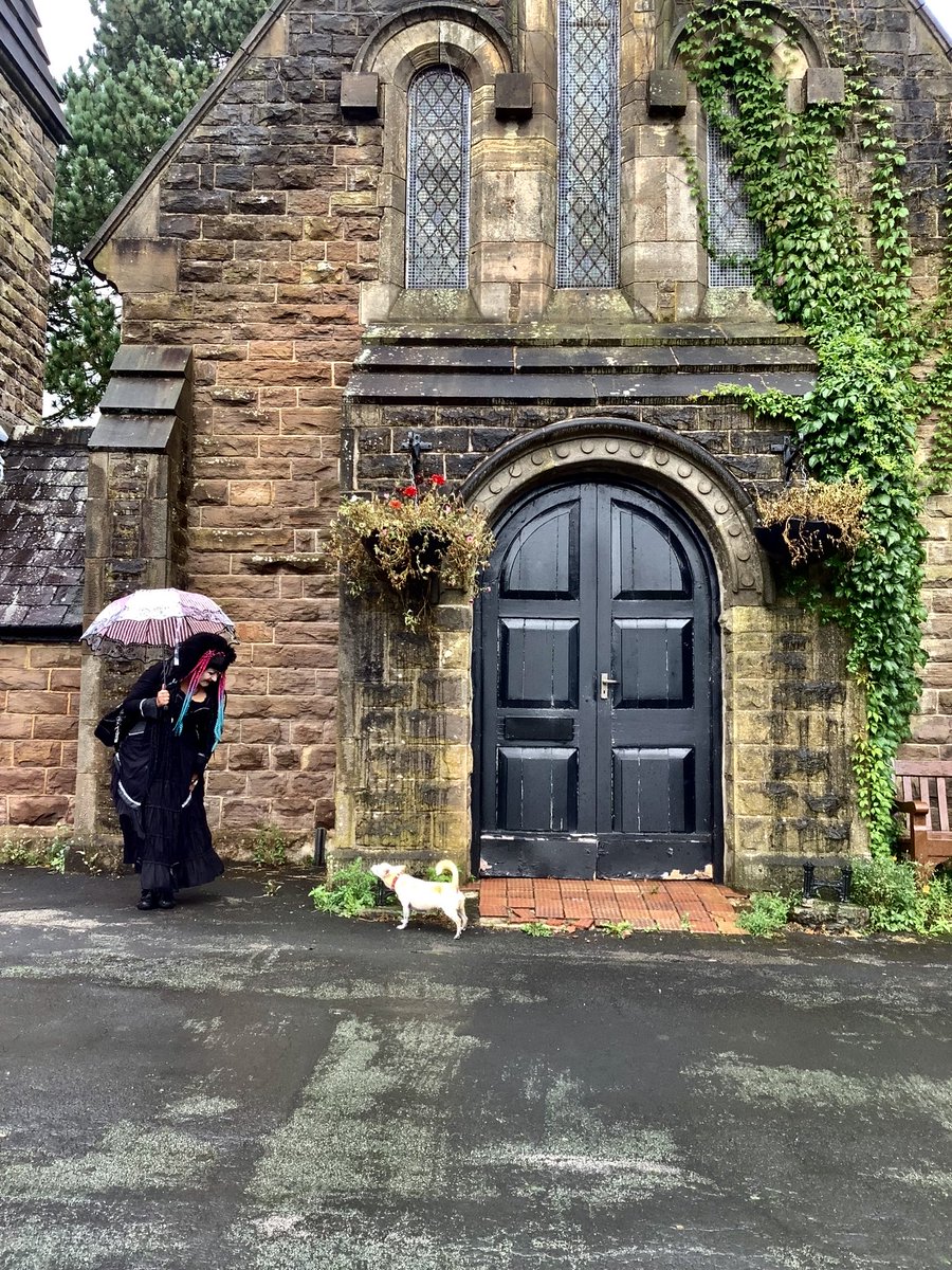GraveStories's tweet photo. The beautiful ⛪️ Dissenters Chapel, Chorley, Lancashire UK
#cemetery #chapel #graveyard #beautyindeath https://t.co/3oKLfxGtGQ
