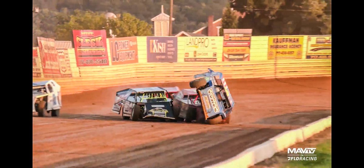 dcanfield17's tweet photo. Ready for the final night of the “Rumble by the River” @PortRoyalSpdway with @lucasdirt and Mid-American Modifieds

Tune in for all the live action at 6:15 PM ET on @FloRacing! https://t.co/BcFIsA43px