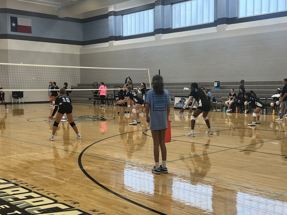 The 7th grade A & B volleyball teams brought the energy for some early season volleyball. Great job 👏🏾 students and Coaches! @SJHCats @SJH_LadyCats