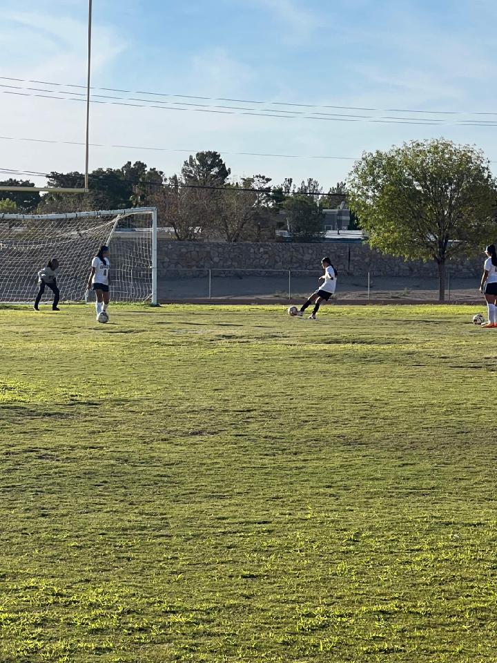 DMiller_HMS's tweet photo. Another win in the books! I forgot to post last weekend too, but 7th grade Cavs won again!  4-0 against Ensor, 6-0 against Mondwood Middle.🏆So proud of these girls! Keep up the good work ladies ❤️⚽️😁 @Hernando_MS https://t.co/nb9QbjtGcz