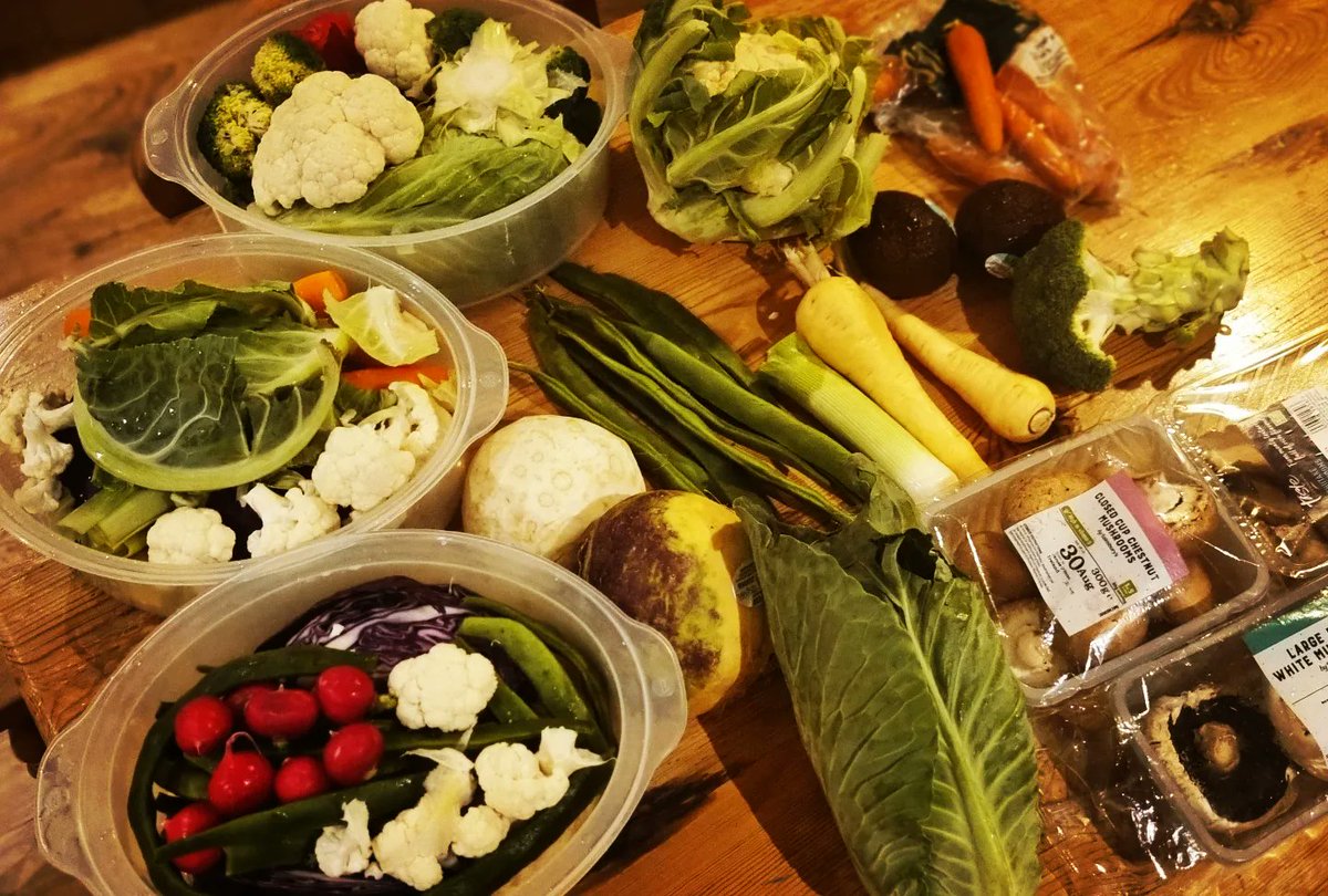 BasilLivanos's tweet photo. This is bought veg (disclaimer). 15kgs or so. Increasing my fresh veg intake has really opened up the taste buds. Preferably steamed to maintain high nutrient density.

#veg #steamed #tastebuds #nutrientdense #health #eatclean #lookafteryourself #highvalue https://t.co/UY6kBOtJfH
