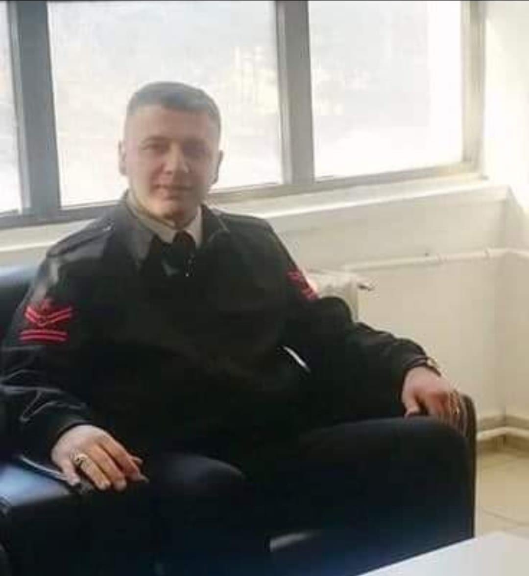 İSTANBUL Pendik Tersanesinde görev yapan Dz.P.Uzm.Çvs.Sönmez BARAK Kanser rahatsızlığı sebebiyle vefat etmiştir kardeşimize ALLAH'tan rahmet ailesi ve yakınlarına sabırlar diliyoruz camiamızın başı sağolsun
#UzmanÇavuş
#VebalVar