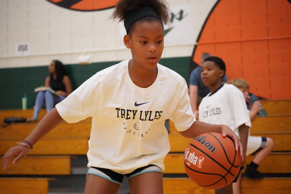 IPSAthletics's tweet photo. Improvement, improvement, improvement! Thank you so much to @arsenal_tech &amp; @TreyLyles for putting on their skills basketball academy today! Over 160 student-athletes attended, were attentive, &amp; had so much fun learning the game from one of the very best!! https://t.co/ESJTTmyNPS