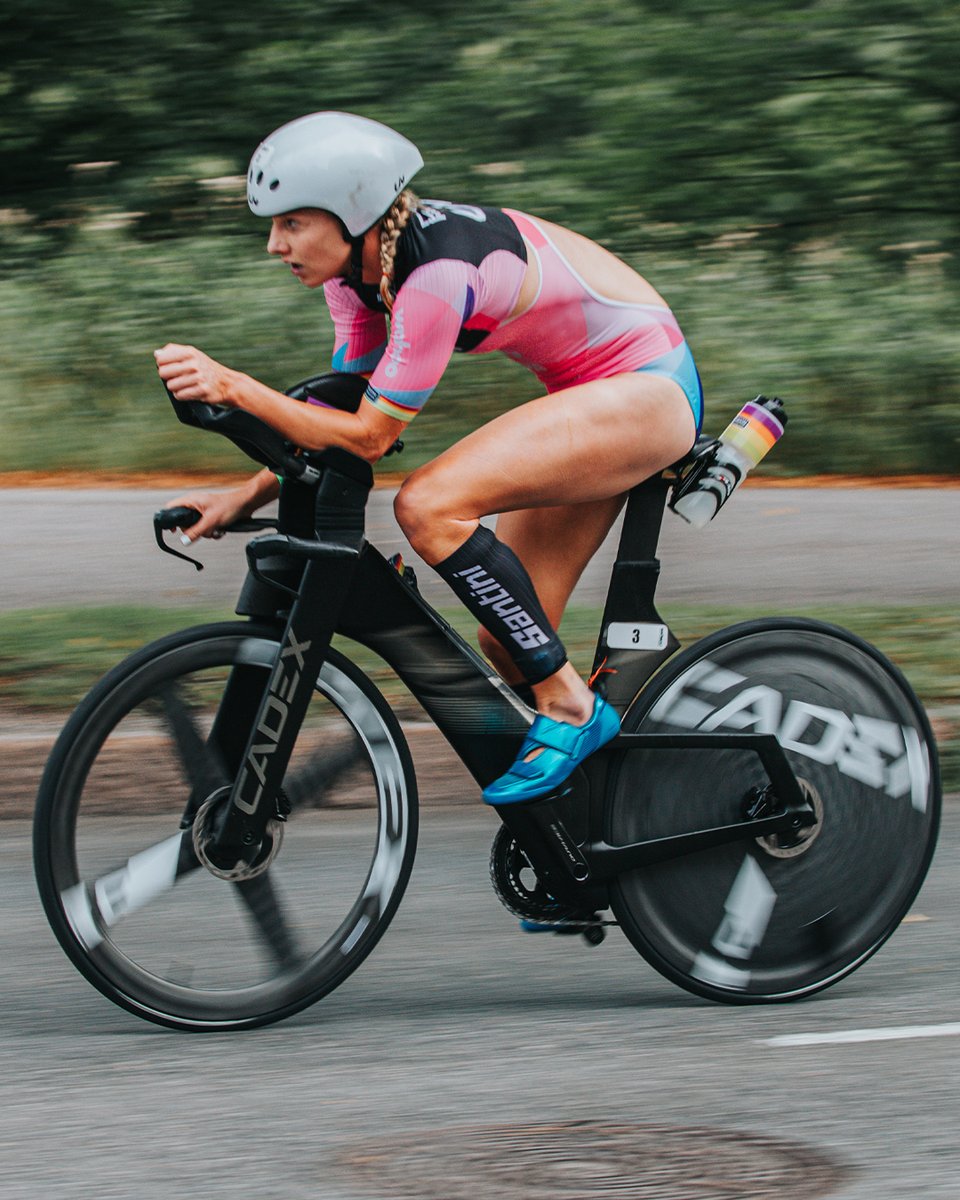 CADEXCycling's tweet photo. Emma Pallant-Browne comes home with a solid 4th against the best triathletes in the world at the 2023 @IRONMANtri 70.3 World Championships.

📸: @SantaraStudios 

#ImpossiblyFast #CrushTheClock #overachieve https://t.co/4IJLx71zcl