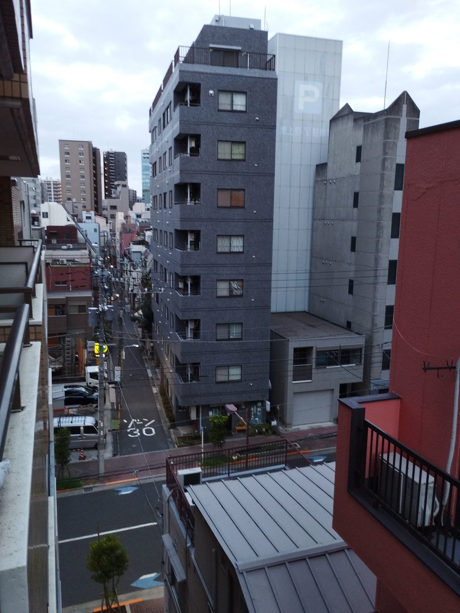 fsubirats's tweet photo. おはよう東京 https://t.co/mOODFragrt