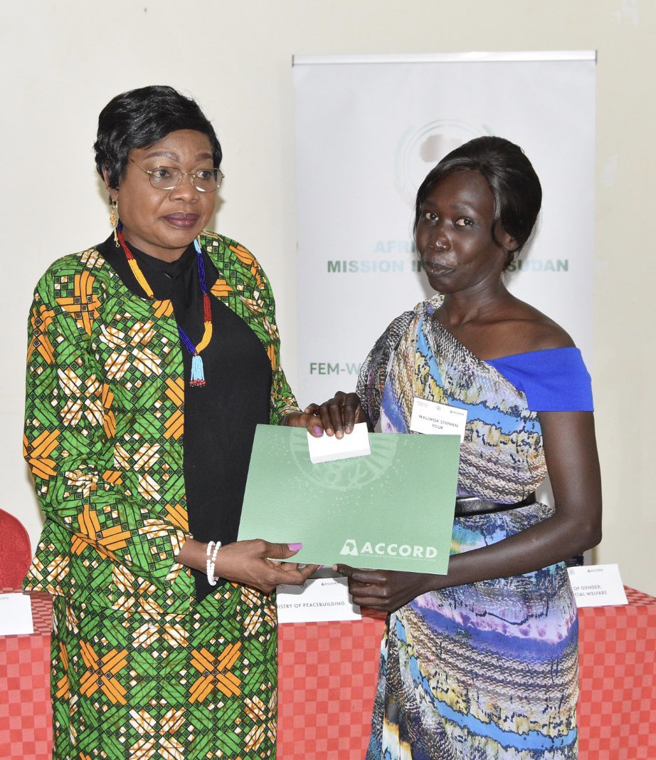 AUC_PAPS's tweet image. #AUMISS, in collaboration w/ @ACCORD_online  just concluded a 6-Day Training of Trainers (ToT) for Women Mediators &amp;amp; Peacebuilders in #Wau, #SouthSudan, organized within the context of the #FemWise-South Sudan national chapter.(1/3)