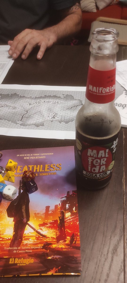 Nit de #rol amb bona companyia <a href="/malferida/">Malferida</a> i hack de #Breathless per la #BreathlessJam de <a href="/elrefugioedit/">El Refugio Editorial</a> #BreathlessKingdoms