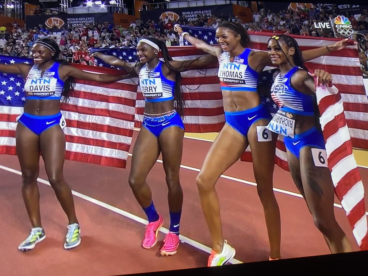 mahfooyee's tweet photo. It's a sweep y'all #TeamUSA women wins gold in the 4x100 relay finals. 🇺🇸 What a race &amp; 9 straight world championships!🥇🏃🏿‍♀️🏃🏿‍♀️🏃🏿‍♀️🏃🏿‍♀️ https://t.co/yUPqd409ff
