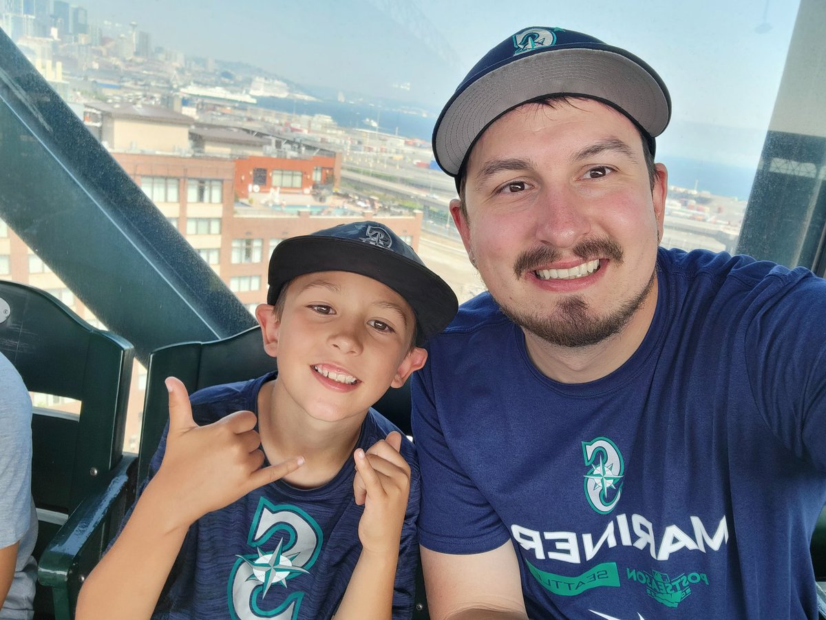 dantheman7721's tweet photo. #HisFirstGame @Mariners @ROOTSPORTS_NW #Mariners #SeaUsRise https://t.co/Og0Xfx1zA2