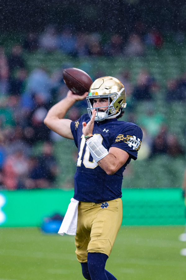 dling's tweet photo. Dude. #GoIRISH https://t.co/uNowjbsfWW