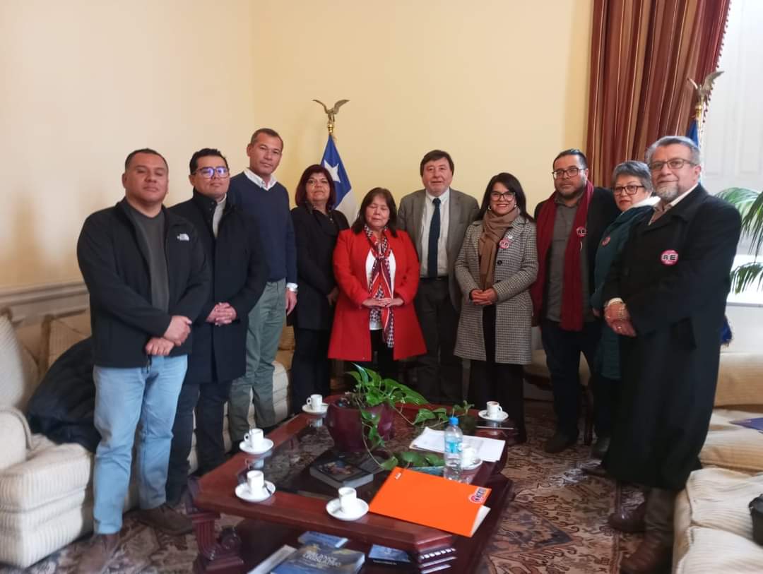 aefenacional's tweet photo. AEFEN Y AFEM CONQUIMBO SE REUNEN CON EL PRESIDENTE DE LA CAMARA DE DIPUTADOS https://t.co/cUdT0JsHDD https://t.co/k6JtPqAdK2