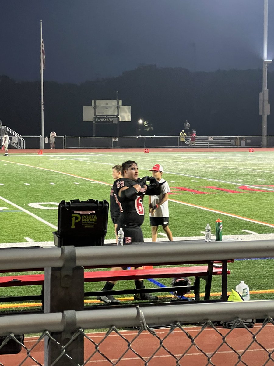 dbarrantes10's tweet photo. It’s always great to be back on the field. Great way to start the season and now we’ll focus on correcting our mistakes while aiming for the next game. #OnOurWayToChampionship @NHighlandsFB @coachdcord @desalvocrew @CoachA35 https://t.co/ZLnA4F1j9U