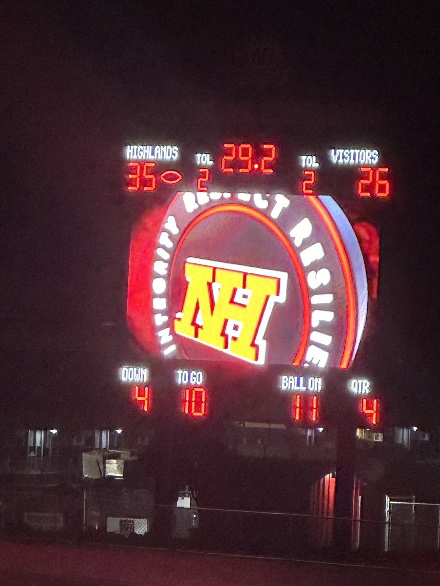 dbarrantes10's tweet photo. It’s always great to be back on the field. Great way to start the season and now we’ll focus on correcting our mistakes while aiming for the next game. #OnOurWayToChampionship @NHighlandsFB @coachdcord @desalvocrew @CoachA35 https://t.co/ZLnA4F1j9U