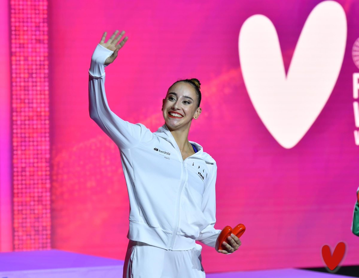 RFEGimnasia's tweet photo. Alba Bautista, galardonada tras concluir la final All Around en octava posición posicionándose en el top ten mundial. ¡Enhorabuena! 👏🏼 #TeamESP 🇪🇸 #RhyWorlds2023 https://t.co/LWPLIMvzxY
