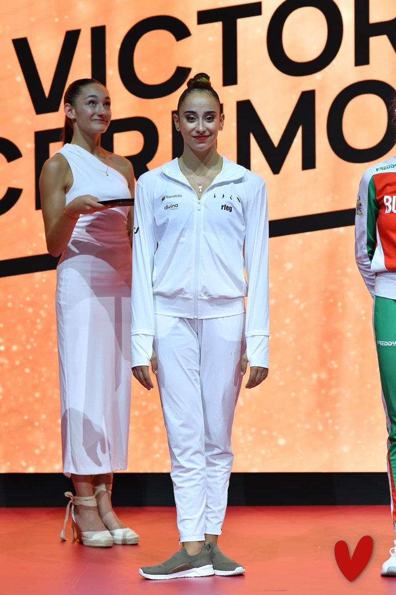 RFEGimnasia's tweet photo. Alba Bautista, galardonada tras concluir la final All Around en octava posición posicionándose en el top ten mundial. ¡Enhorabuena! 👏🏼 #TeamESP 🇪🇸 #RhyWorlds2023 https://t.co/LWPLIMvzxY