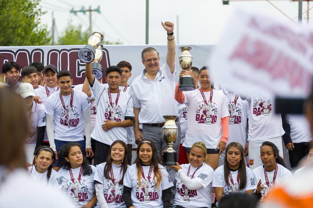 ComeleCarnal's tweet photo. ¡Felicitamos a los ganadores de este torneo que se creó con el objetivo de fomentar la salud a través del deporte! 🏆 https://t.co/kf4gl25EUA