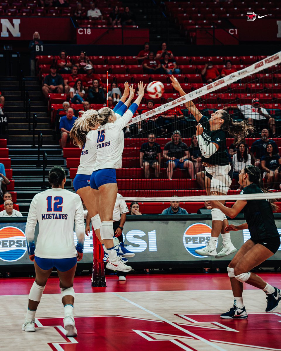 SMUVolleyball's tweet photo. 𝑻𝒊𝒆𝒅 𝒖𝒑 𝒂𝒇𝒕𝒆𝒓 2️⃣.

#PonyUpDallas | @SMUMustangs https://t.co/CpNX4ND798