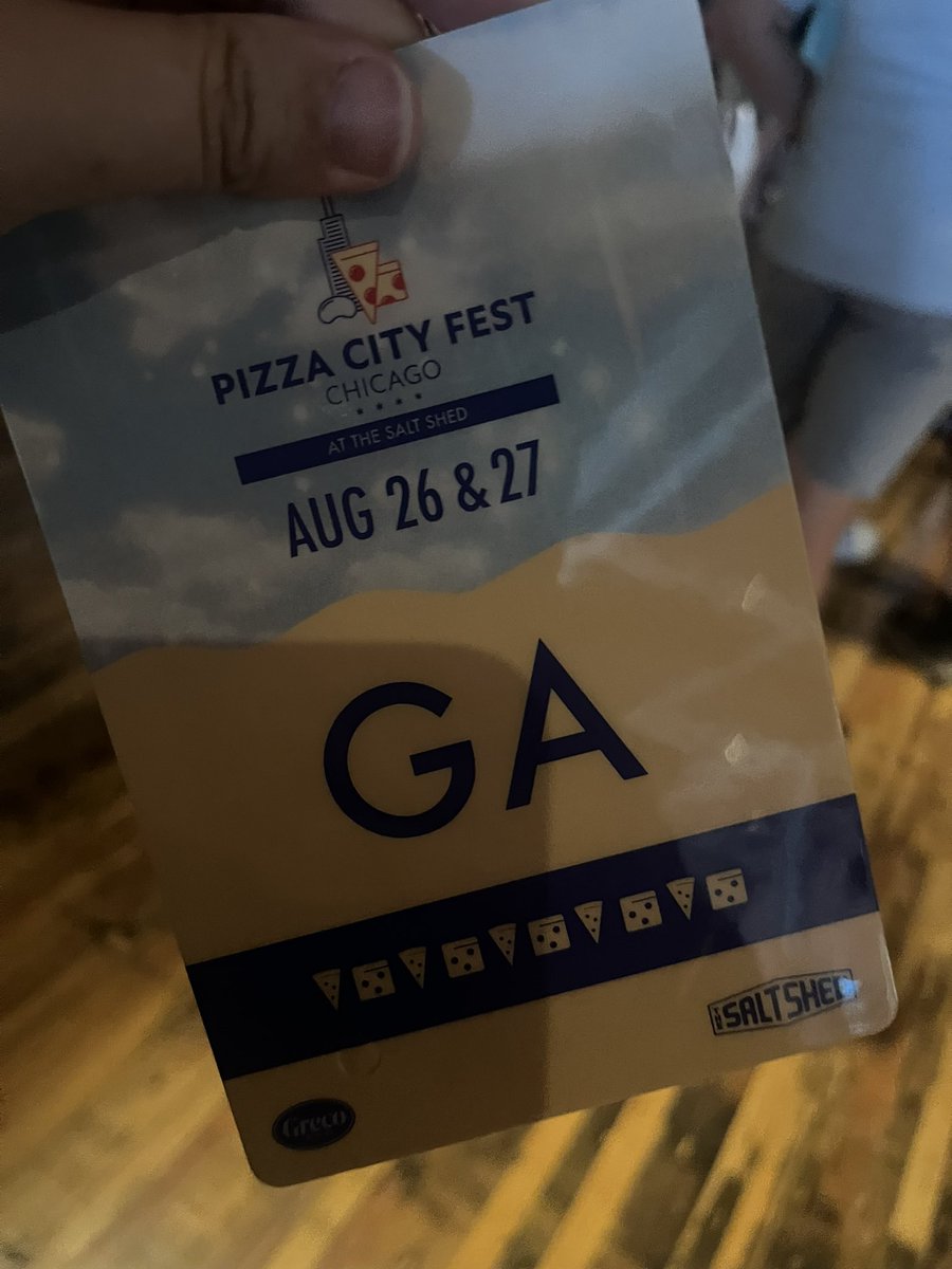 its_bridgetbtch's tweet photo. I wasn’t at Fyre Festival, but if Chicago has its own version, it’s this. #fyrefest #pizzacity #pizzacityfest https://t.co/Ym1O0uXuCX