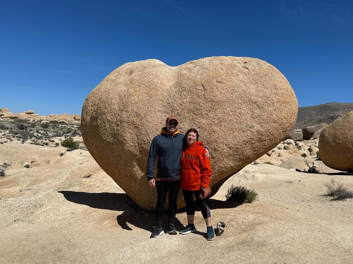 myscenicdrives's tweet photo. @famTravelsUSA @LiveaMemory @NatlParkService @GrandTetonNPS @YellowstoneNPS @Interior @59NationalParks @naturetechfam @CharlesMcCool @suziday123 @GreatSmokyNPS @Adventuringgal @LewisClarkTrail Love #JoshuaTreeNP and this rock! We were there in March and loved the kindness in the line to take photos - pay it forward (or backward) as each group took photos of the group in front in them and vice versa. Here's ours :-)
#YourParkStory #memories https://t.co/Td9WNt2GKo