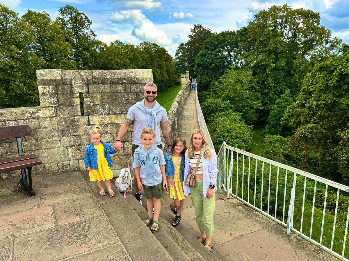jamie7reed's tweet photo. York ❤️

#Family #theReeds https://t.co/N9AAkqUM7A