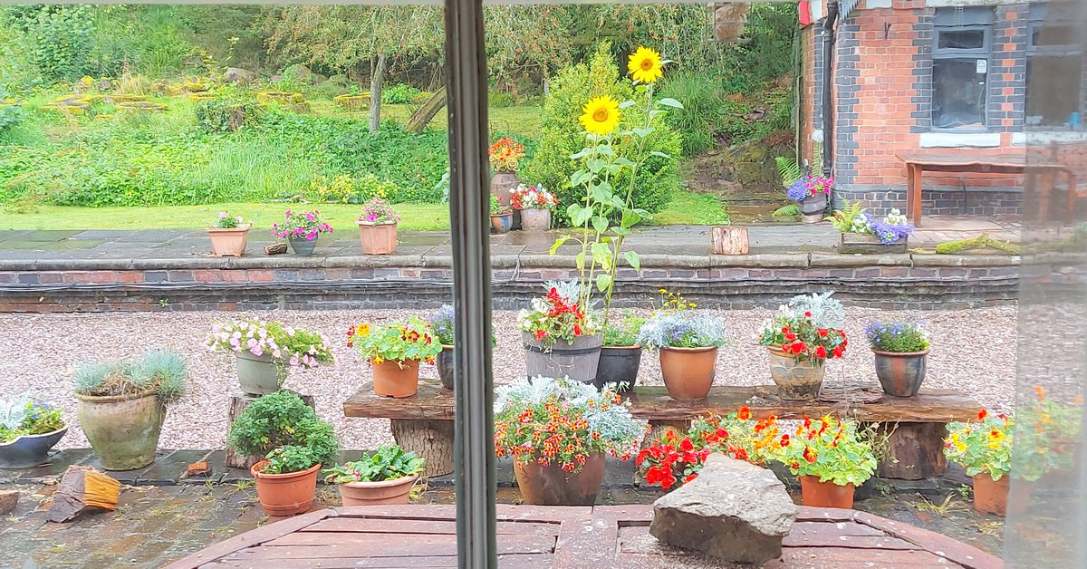CoalportStation's tweet photo. Happy Bank Holiday Sunday! 😊
It wouldn’t be a British bank holiday weekend without a little rain, would it? 🤣🌧️☔️ 🌂🌈🌤️

May you take pleasure in the moment &amp; good things in life! 🙌🏻🙏🤗

#HappyBankHoliday #coalportstation #coalport #shropshire #thegoodthingsinlife #CarpeDiem https://t.co/CIYKlUETah