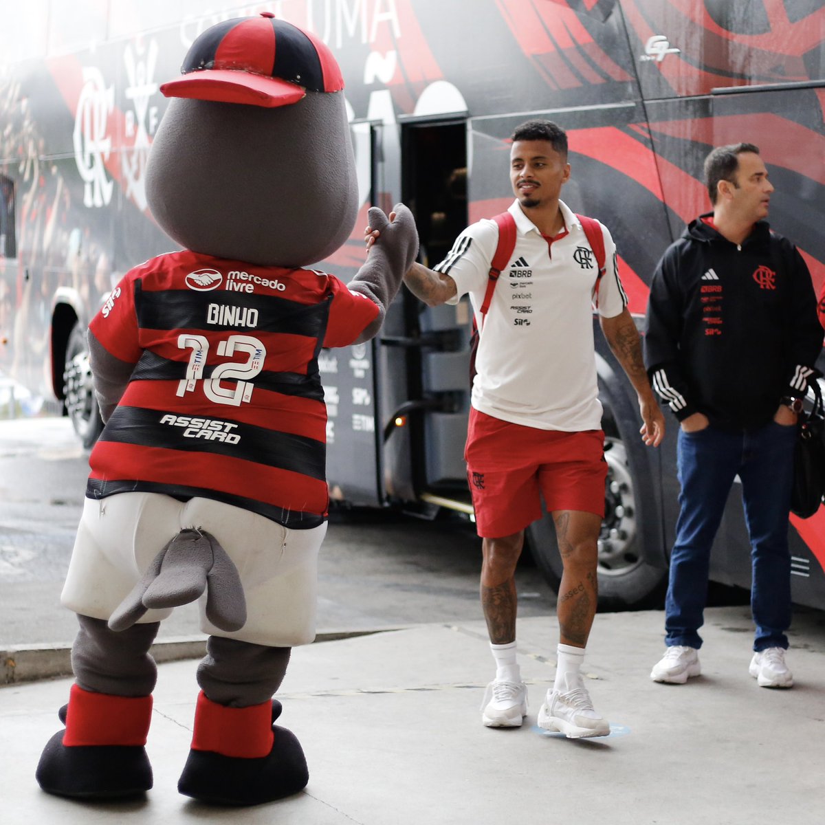 Flamengo_en's tweet photo. Binho 🤝 Allan https://t.co/LP1yJaZeAR