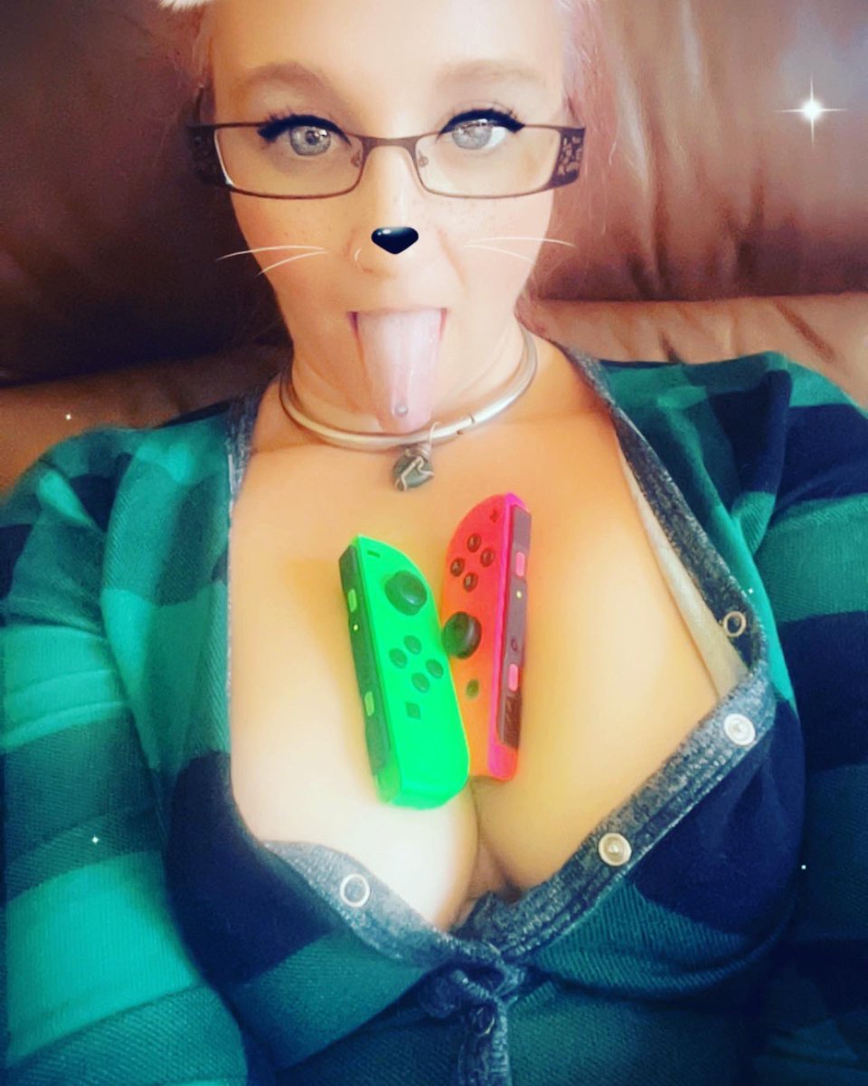 MistressT518's tweet photo. #gamerkitty #fyp #bdsmcommunity #bdammodel #selling_content #sellingcustomcontent #bdsmswitch https://t.co/RCH7KVvKjr