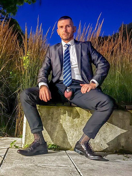 Summer Night in the city - cage check in public  @werther1_men  #blacksocks #BusinessMan #chasitity #chastet&eacute;<a href="/tag/cruising"class="tags"><span>#cruising</span></a><a href="/tag/publicnuditity"class="tags"><span>#publicnuditity</span></a><a href="/tag/businessman"class="tags"><span>#businessman</span></a><a href="/tag/exposed"class="tags"><span>#exposed</span></a>