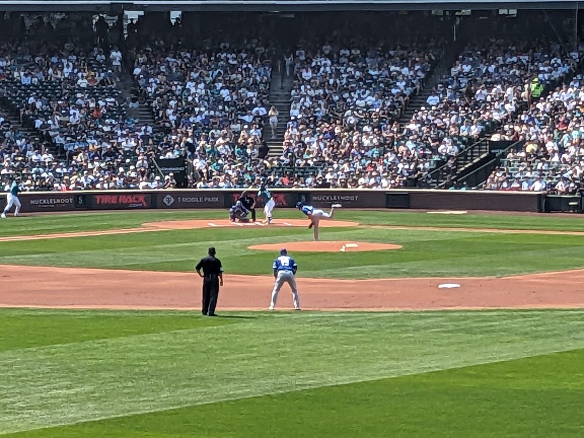 PeterTucker5's tweet photo. Go Mariners, from the J-Rod Squad section https://t.co/sEahAObYQx