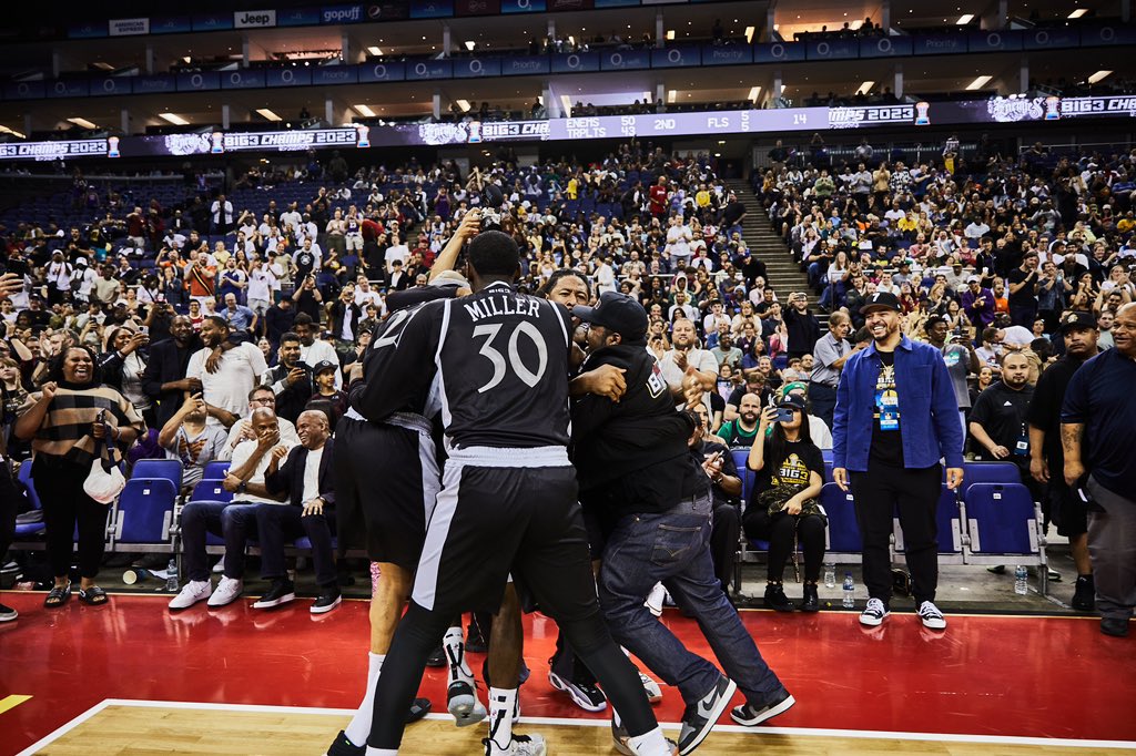 thebig3's tweet photo. Champions 🏆 @big3enemies 
📸: Chapman Baehler https://t.co/EQBSbfHbuU