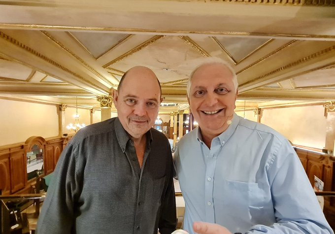 En breve a las 21.30hs nos visita Carlos Rottemberg <a href="/multiteatro/">Multiteatro</a> en #IntimoYPersonal por canal #Metro ¡Te esperamos! 📺