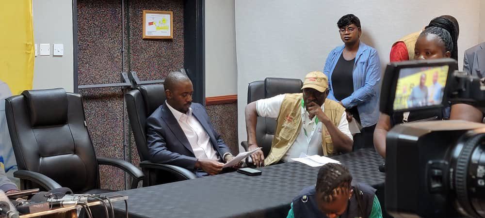 MunyaradziChiz3's tweet photo. @freemanchari denga uchaita rekugugula zvokwadi, kunyepera mukomana kuti zvinhu zviri kufamba, atozobata chokwadi kuCommand Centre. Haupinde denga chokwadi, kuda kungotsvaga malikes nefollowing at the expense of mukomana. https://t.co/oaTQYjz2PO