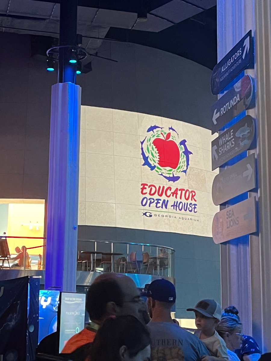 msowenscorner's tweet photo. @GeorgiaAquarium ‘s Educator Open House was nothing short of amazing and informative! I truly plan to return with my scholars! Of course me being the dolphin I am, I HAD to see the breathtaking dolphin presentation! 💙🐬 https://t.co/6FaivVjddV