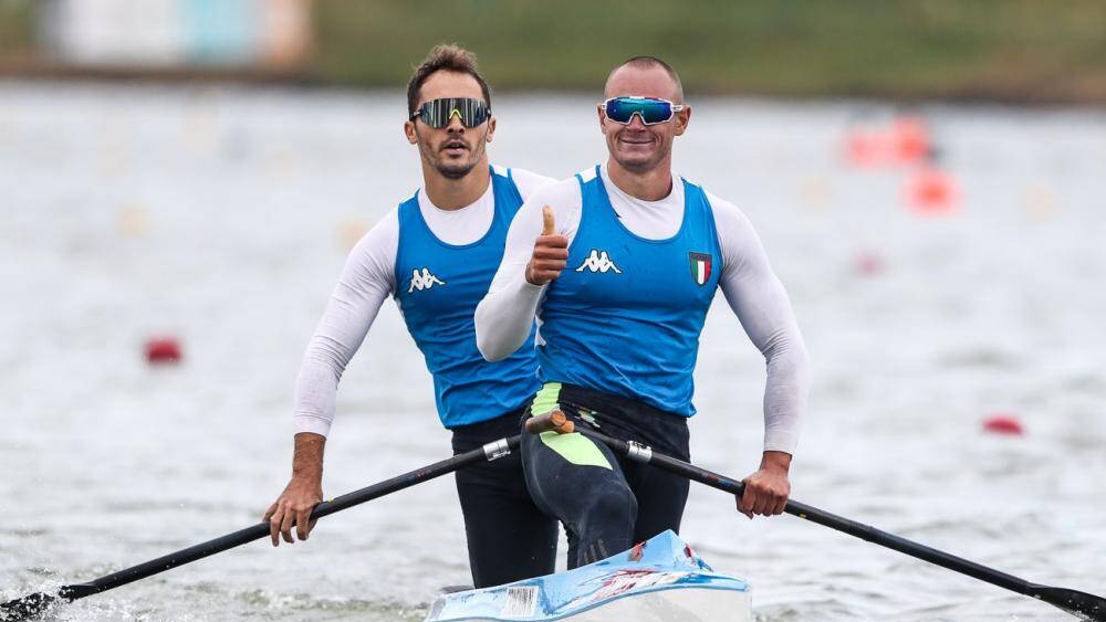 Campionati del mondo 🌍 di #canoa velocità #Duisburg2023 la coppia tutta #Fiammeoro👮‍♂️ #DanieleSantini #NicolaeCraciun porta l'Italia alla conquista della medaglia d'oro 🥇 nella canadese biposto C2 1.000 metri conquistando il titolo iridato davanti a Germania e Romania 🇮🇹💪👏👏